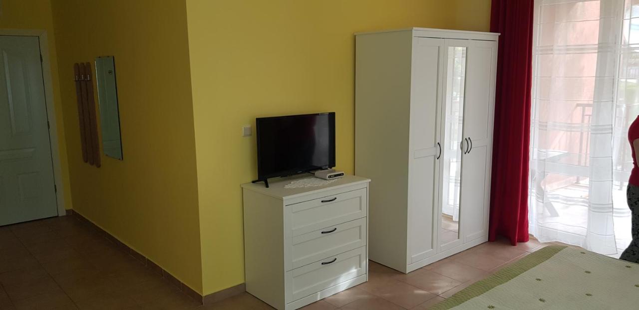 Sloneczny Brzeg Green Fort Noks Studio Luaran gambar